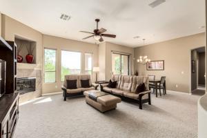 3BR Stay with Heated Pool, Spa, Gym and Grill Access