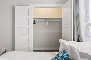 Stylish 3BR Near Fountain Square-Downtown Indy