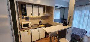 1 Ambiente con vista a plaza y mar con balcón