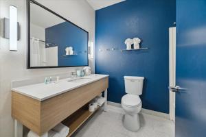 Comfort Suites - Near the Galleria