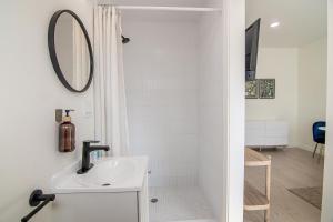 Cozy Downtown LA Studio Apartment