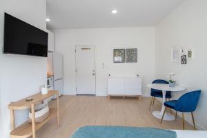 Cozy Downtown LA Studio Apartment