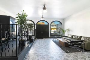 Cozy Downtown LA Studio Apartment