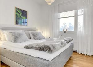 Adorable Arctic Apartments - Private Sauna & Free Parking