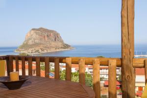 One-Bedroom Apartment with Panoramic Sea View