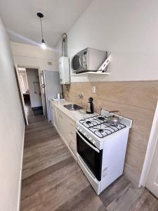 Amplio departamento con vista a la Av. Colon