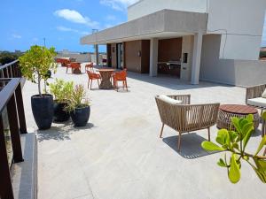 Flat has rooftop with barbecue and sea view