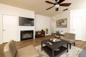 Spacious Duplex Near World Cup & DFW Airport