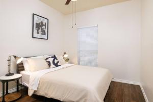 Spacious Duplex Near World Cup & DFW Airport