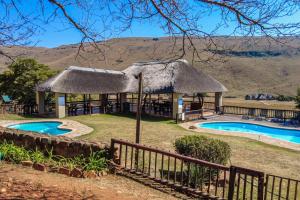 Doornkop Luxury 8 Sleeper with Private Pool and Boma
