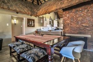 Doornkop Luxury 8 Sleeper with Private Pool and Boma