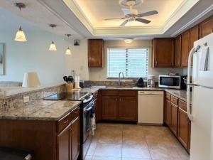 St Augustine Beach 2BR Pool & Beach Access