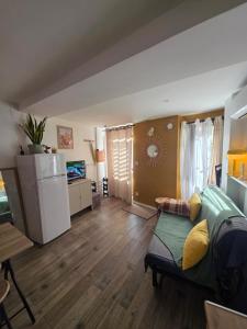 Atypique studio en bas du Château