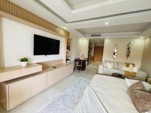 Marien Residences 305 Deluxe High Floor Condo