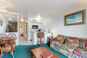 Victorian Condos - Back to the Beach