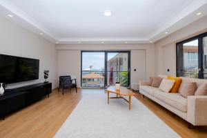 2-Bedroom Apartment with Bosphorus View