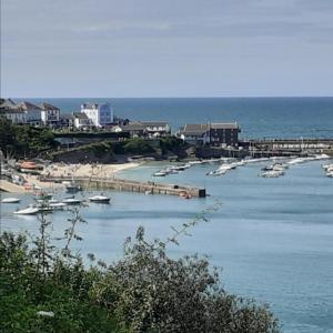 Countryside accommodation near Llanybydder