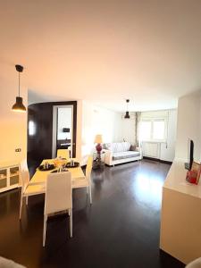 Rosa Home