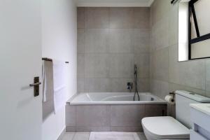 Skyline 3 Bedroom 2 Bathrooms Sleeps Six