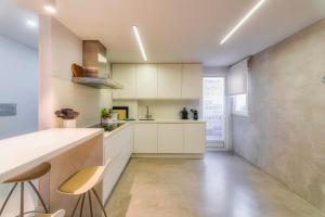 centro internet parking aire acondicionado