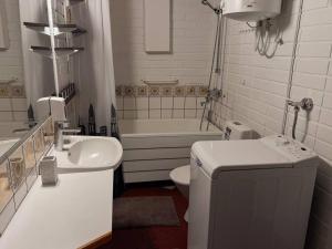 Valkjärvi Sauna on the Lake