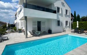 Gorgeous Apartment In Bibinje