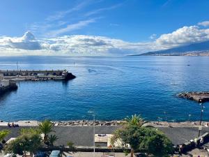 Artistic beachfront apartment