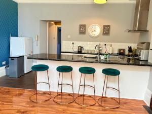 A Charming Spacious Apartment in City Centre