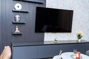 Fully Equipped Modern 2-Bedroom