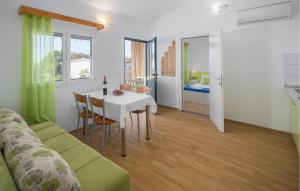 Amazing Home In Tinjan