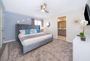 1100YL TOWNHOUSE 5 BEDROOMS & 4 BATHROOMS + POOL