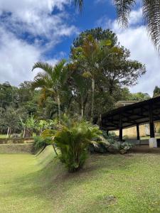 Chácara Casa Amarela - 5 dormitórios, piscina, campo futebol, churrasqueira