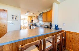 K1052 The Blue Heron - Pool, Hot Tub, Ocean Views, Close to Oregon Inlet