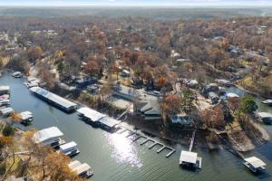 Near Disney Tmorrows Grand Getaway with Dock!