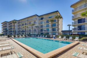 Steps to Shore: Ormond Beach Condo w Pool Access!
