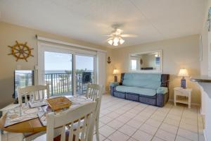 Steps to Shore: Ormond Beach Condo w Pool Access!