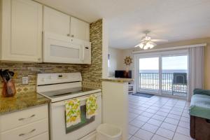 Steps to Shore: Ormond Beach Condo w Pool Access!