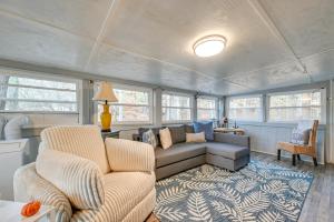 Lake Malone Cabin Getaway! Dock, Fire Pit, Grill