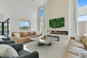 Desert Elegance-Heated Pool & Spa-North Scottsdale