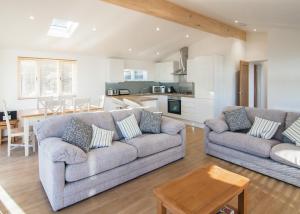 Caddys Corner Lodges