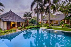 Cantara Lush Garden 4 BR Private Pool Villa ZN374