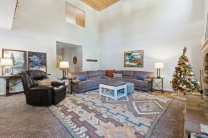 The Trailhead Hot Tub, Hikes & Night Skies