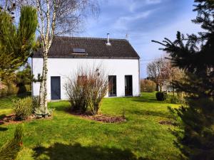 Holiday home in peaceful setting and large garden