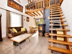 Holiday home in peaceful setting and large garden