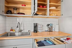 Downtown Hartford 2BR Family Pet Friendly