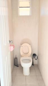 room near train station and airport