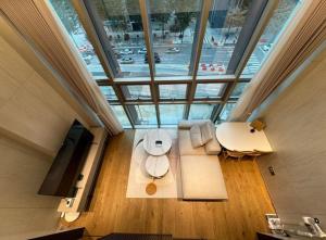 강남 삼성 코엑스 스테이 풀옵션 대형 빔프로젝트- Gangnam COEX Luxury Loft Full Option, Modern & Spacious