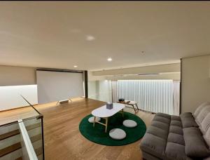 강남 삼성 코엑스 스테이 풀옵션 대형 빔프로젝트- Gangnam COEX Luxury Loft Full Option, Modern & Spacious