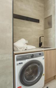 Thirty Nine Alexander