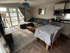 Hopton Holiday Village - Holiday Accommodation 632